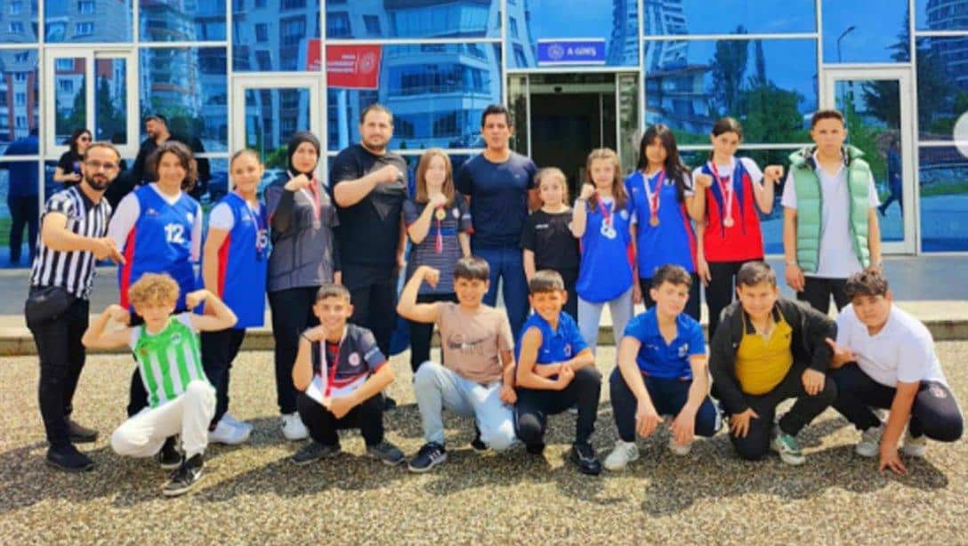 Okul Sporları Bilek Güreşi Küçükler, Yıldızlar (Kız?Erkek) Şampiyonasında Türkiye Birinciliği İlimizden 