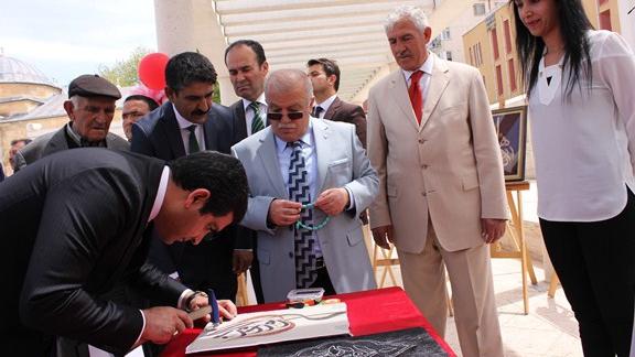 Kırşehir Halk Eğitim Merkezi ve ASO Müdürlüğünün Öğrenme Şenliği ve Yılsonu Sergisi Açıldı.