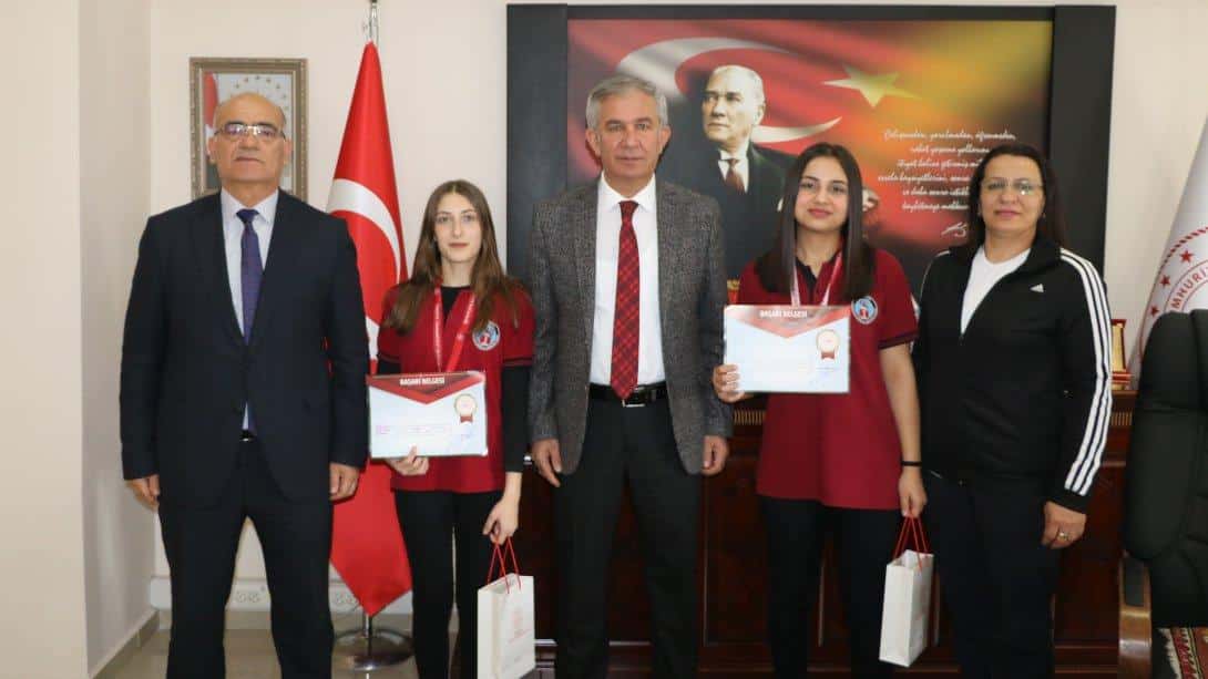 MuayThai Sporunda Türkiye Dereceleri Elde Eden Öğrenciler İl Millî Eğitim Müdürümüzü Ziyaret Etti
