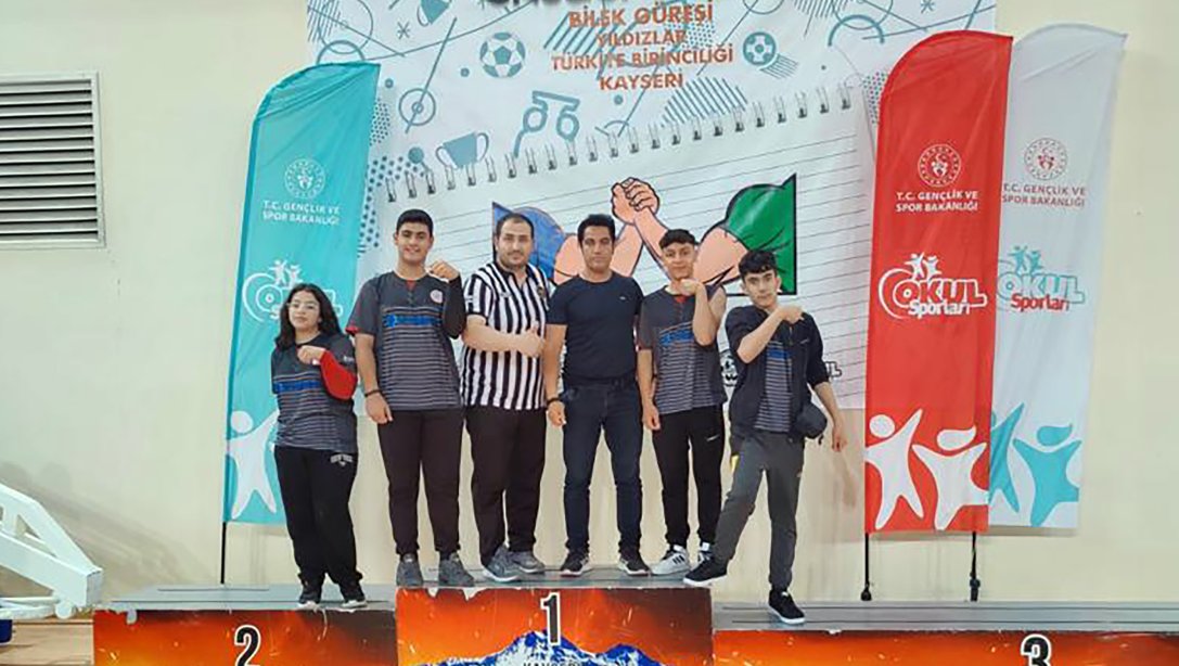 Bilek Güreşi Yıldızlar Türkiye Şampiyonası Finallerinde Kırşehir'den Türkiye Dereceleri