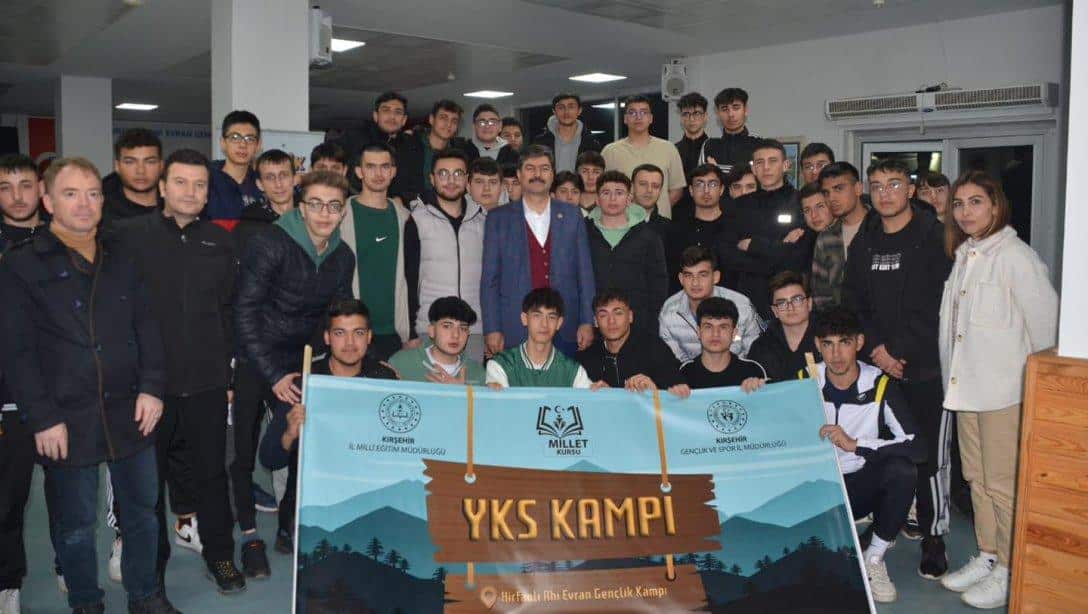 Milletvekilimiz Sayın Necmettin Erkan, Yükseköğretim Kurumları Sınavına (YKS) Hazırlık Kampında Öğrencilerimizi Ziyaret Etti 