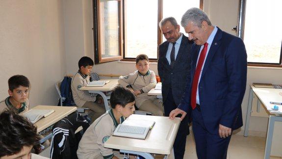 Valimiz Sayın İbrahim Akın, Okulları Ziyaret Ederek İncelemelerde Bulundu.