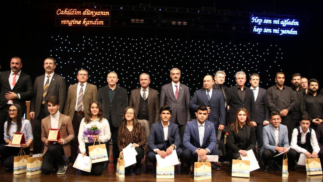 Neşet Ertaş Türkülerini Okuma Ses Yarışması  Finali Düzenlendi.