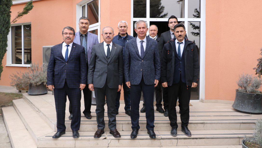 İl Millî Eğitim Müdürümüz Sayın Metin Alpaslan, Kırşehir OSB Yönetim Kurulu Başkanı Sayın Süleyman Eraslan'ı Ziyaret Etti