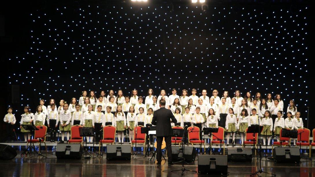 Kırşehir İl Millî Eğitim Müdürlüğü Çocuk Korosu Konseri Düzenlendi 