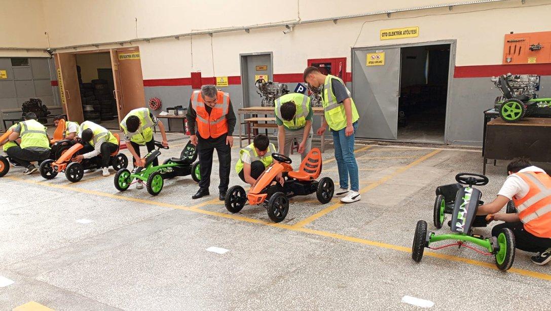 İlimiz Merkezinde Bulunan Çocuk Trafik Eğitim Parkında Kullanılan Go Kart Araçlarının Bakımı ve Onarımı Kırşehir Mesleki ve Teknik Anadolu Lisesi Tarafından Yapıldı