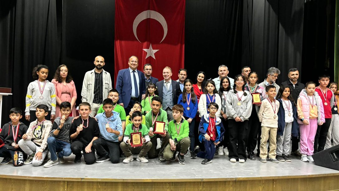 Mucur İlçe Millî Eğitim Müdürlüğü Koordinesinde İlkokullar ve Ortaokullar Arası Bilgi Yarışması Finalleri Gerçekleştirildi