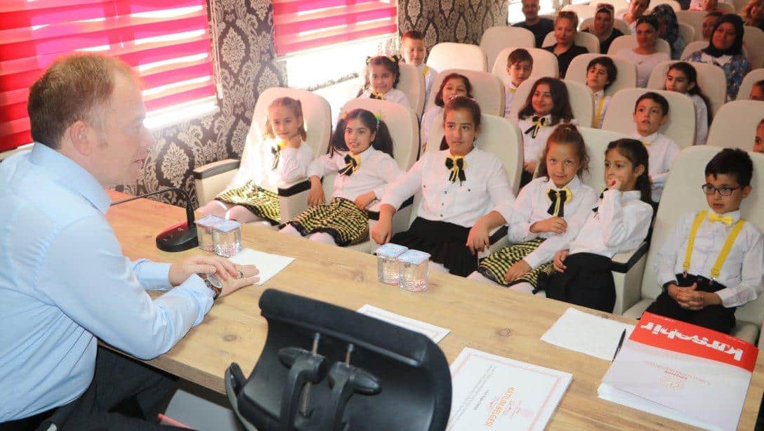 İl Millî Eğitim Müdürümüz Kırşehir İl Millî Eğitim Müdürlüğü Çocuk Korosunda Görev Alan Öğretmen ve Öğrenciler ile Buluştu