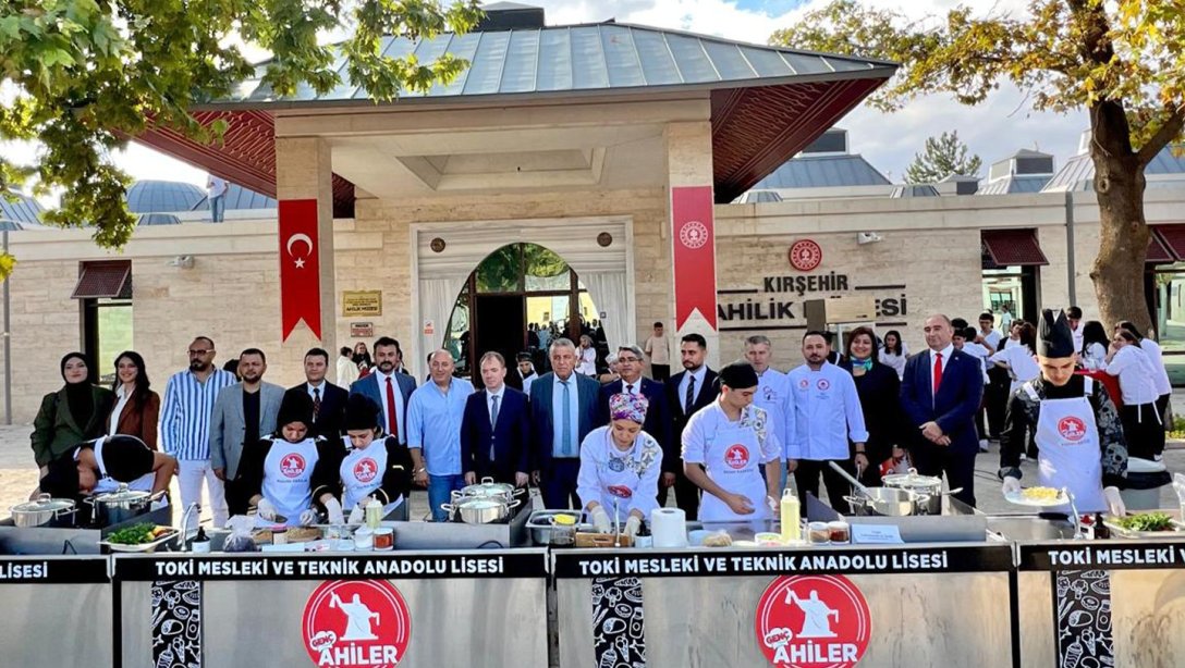 37. Ahilik Haftası Kutlamaları Kapsamında Bölgesel Liseler Arası Yöresel Yemek Yarışması Düzenlendi